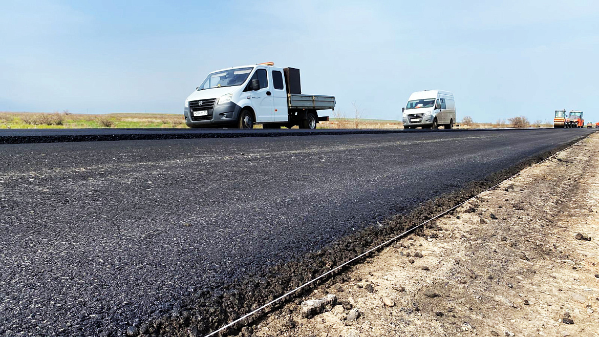 В Астраханской области ремонт двух региональных трасс выходит на финишную прямую