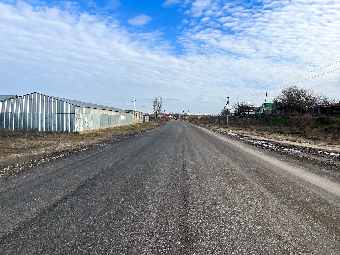 В Астраханской области отремонтировали подъезд к селу Оля
