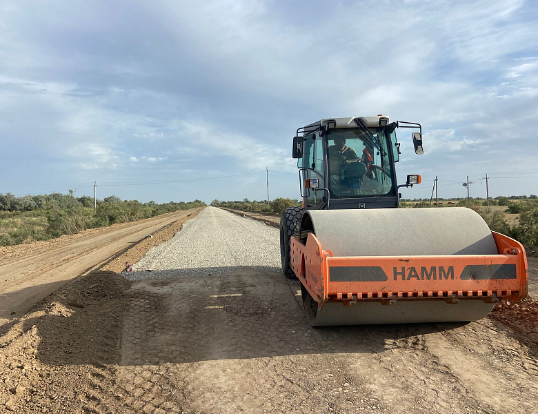 Автодорогу Образцово-Травино-Полдневое ремонтируют в рамках нацпроекта «Инфраструктура для жизни»