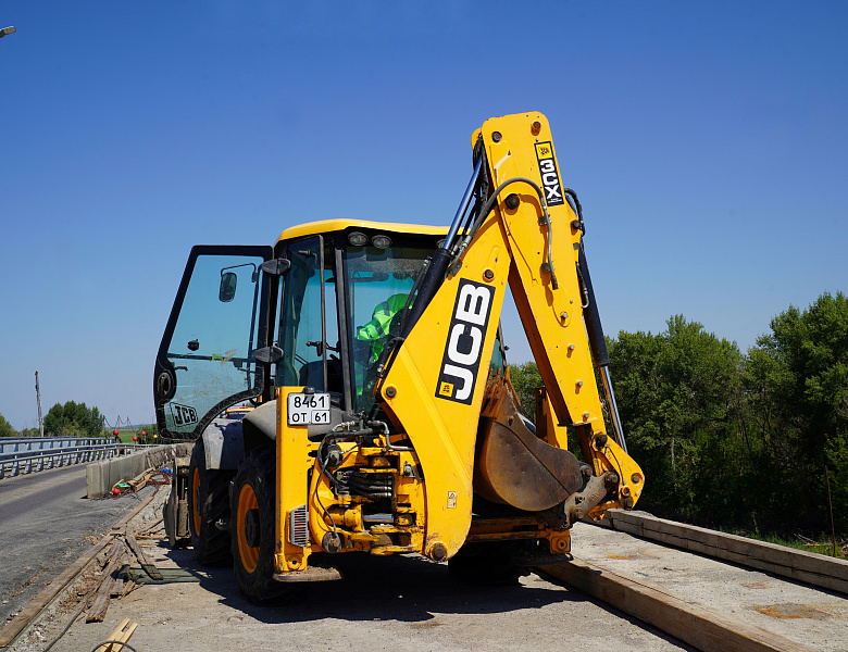 В Красноярском районе Астраханской области продолжается капремонт моста через реку Кизань 
