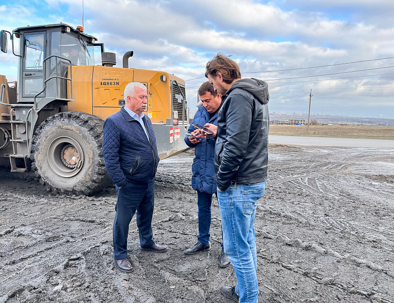 В Астраханской области укладывают асфальт с применением новых технологий в дорожной отрасли