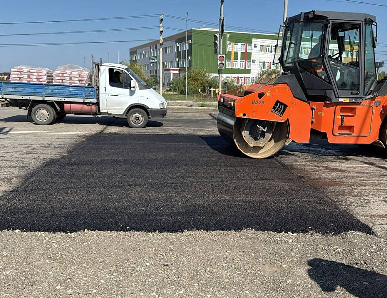 В Астраханской области ремонтируют трассу Буруны – Басы – Промысловка