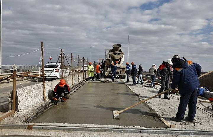 Ремонт моста через Белый Ильмень в Астраханской области вышел на завершающий этап
