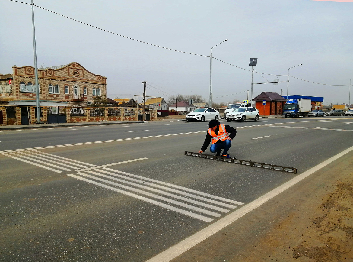 Астраханские трассы проходят осмотр на «дорожные недуги»